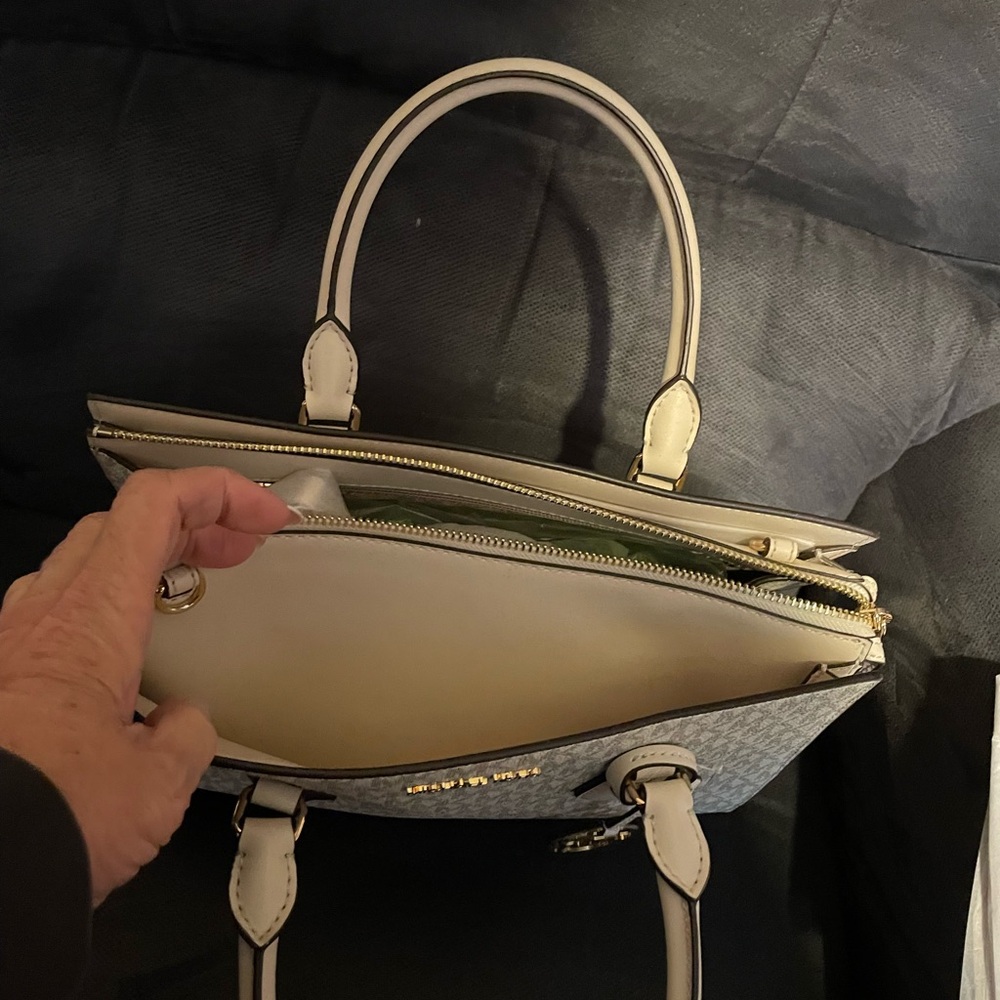 Michael Kors Gold and Cream Satchel. - Picture 8 of 8